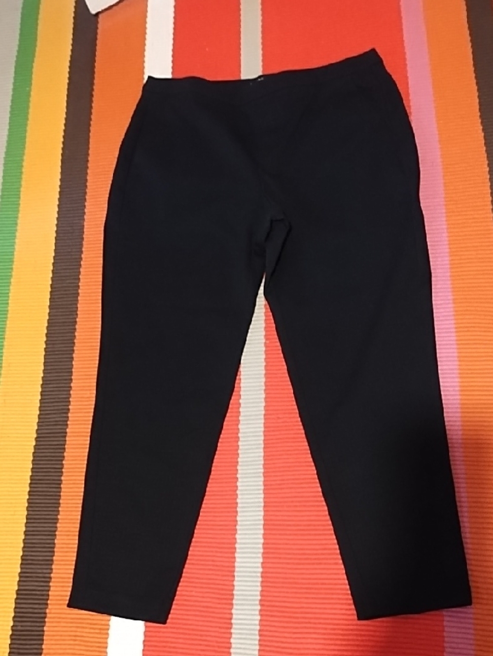 Liverpool Burgandy. Textured Dress Pants Size 12 EUC Short